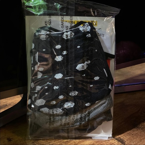 REUSABLE MASKS 3 PACK - Picture 5 of 6